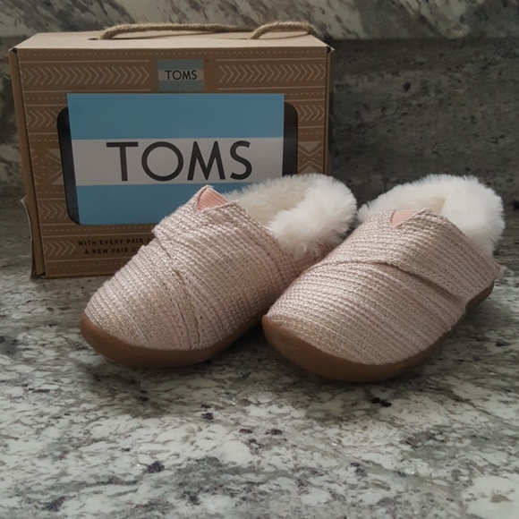 toms shoes with fur inside